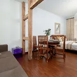 Tasteful Near The Center In By Renters 아파트 *