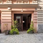 Tasteful Near The Center In By Renters 아파트 *