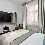 아파트 Tasteful Near The Center In By Renters 포즈난