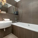 شقة Tasteful Near The Center In By Renters بوزنان