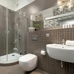 Tasteful Near The Center In By Renters * بوزنان