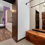 Tasteful Near The Center In By Renters بوزنان