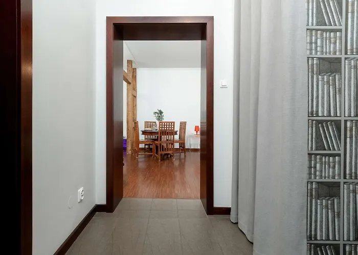 Apartment Tasteful Near The Center In By Renters