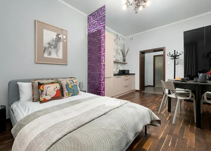 Tasteful Near The Center In By Renters Apartment Poznan